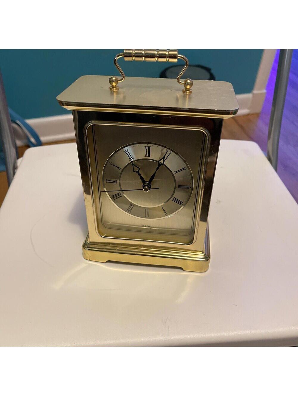 bulova quatz table clock (asis)